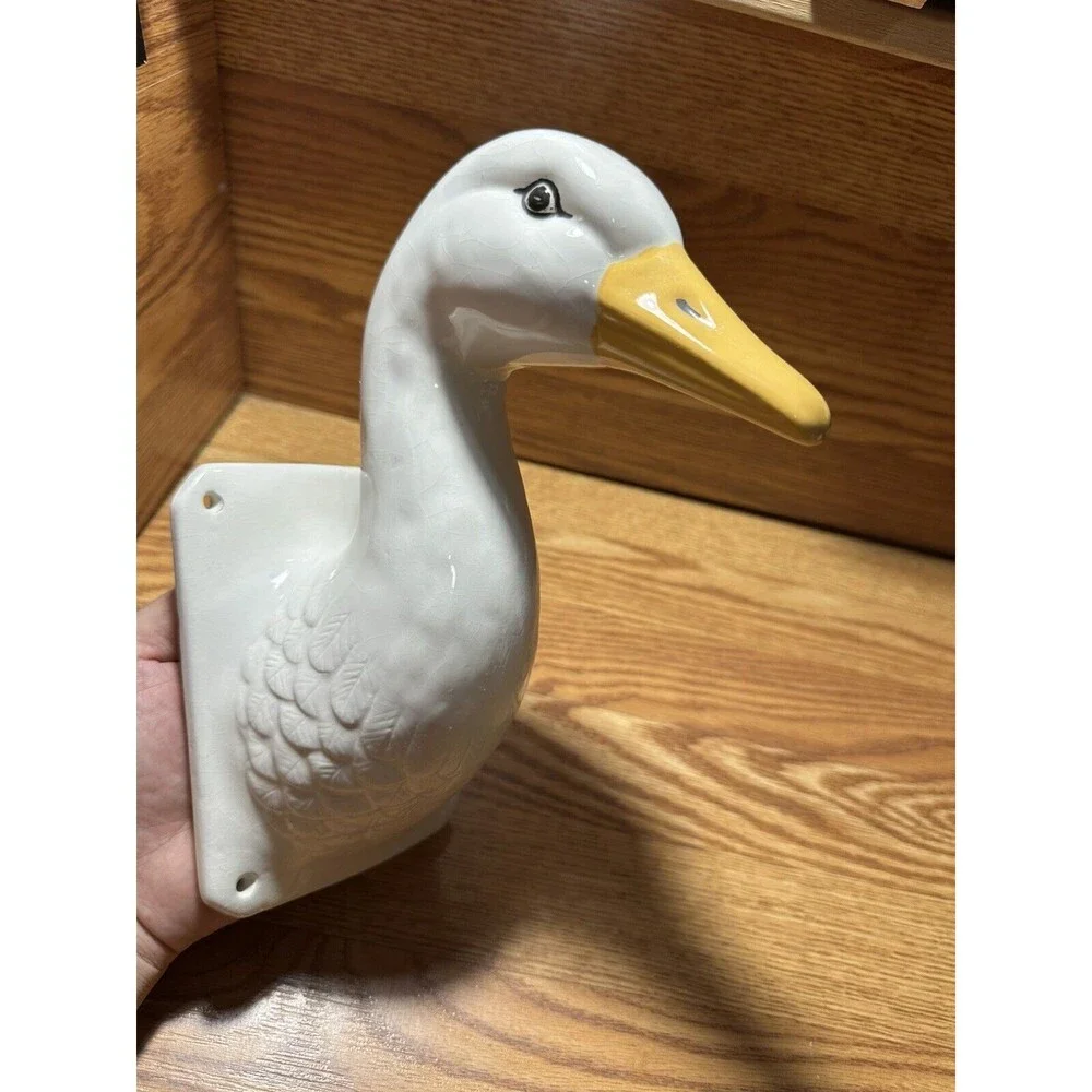 Vintage Home Decor Porcelain Goose Wall Mount Dirty Towel Hat Chonie Hanger 1987